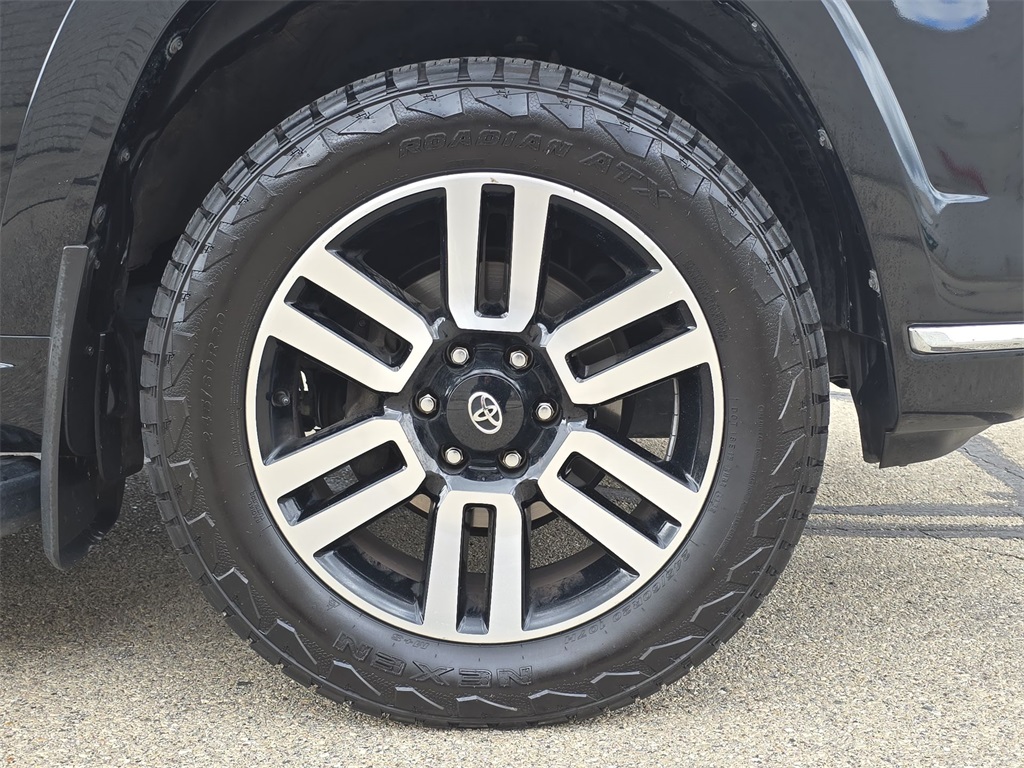 2022 Toyota 4Runner Limited photo 39
