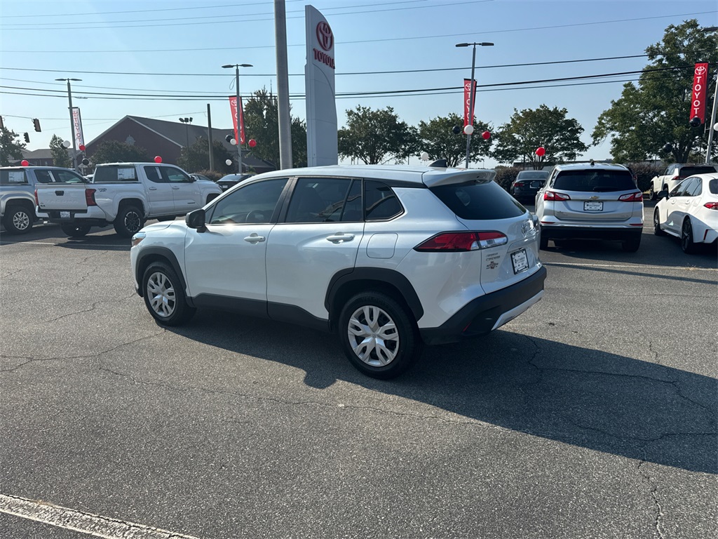 2024 Toyota Corolla Cross L photo 5