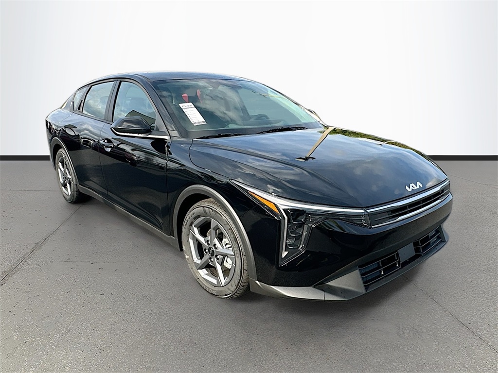 2025 Kia K4 LXS's photo