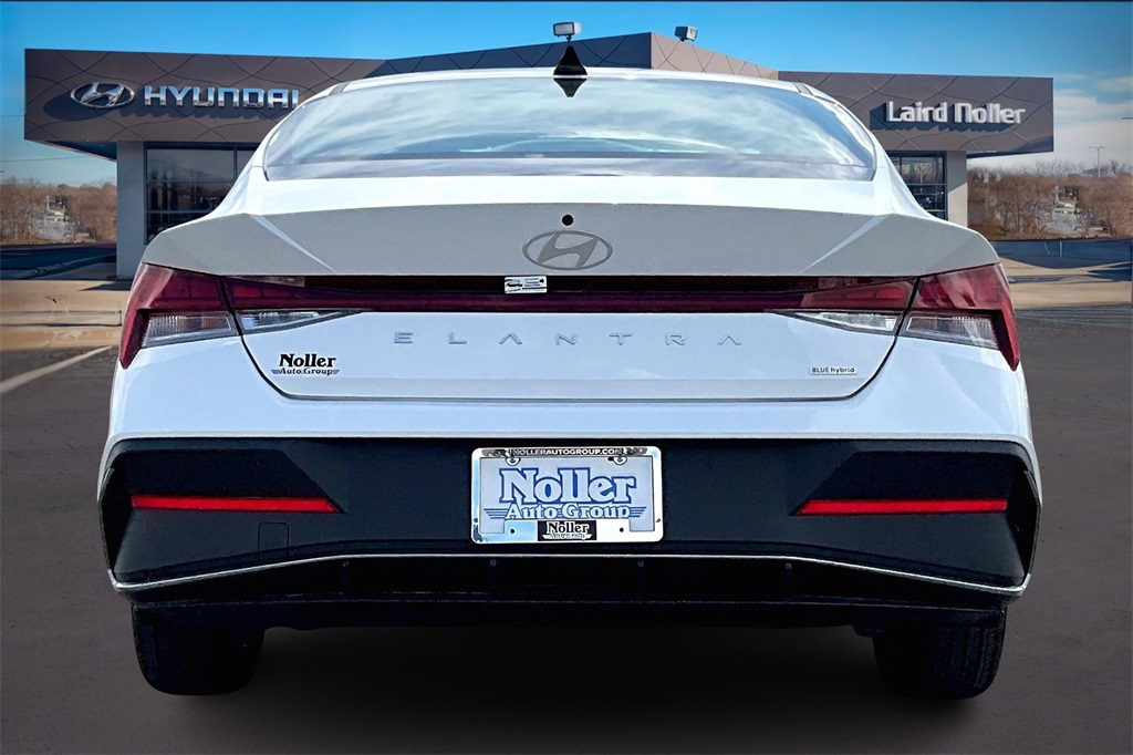 2025 Hyundai Elantra Hybrid Blue photo 4