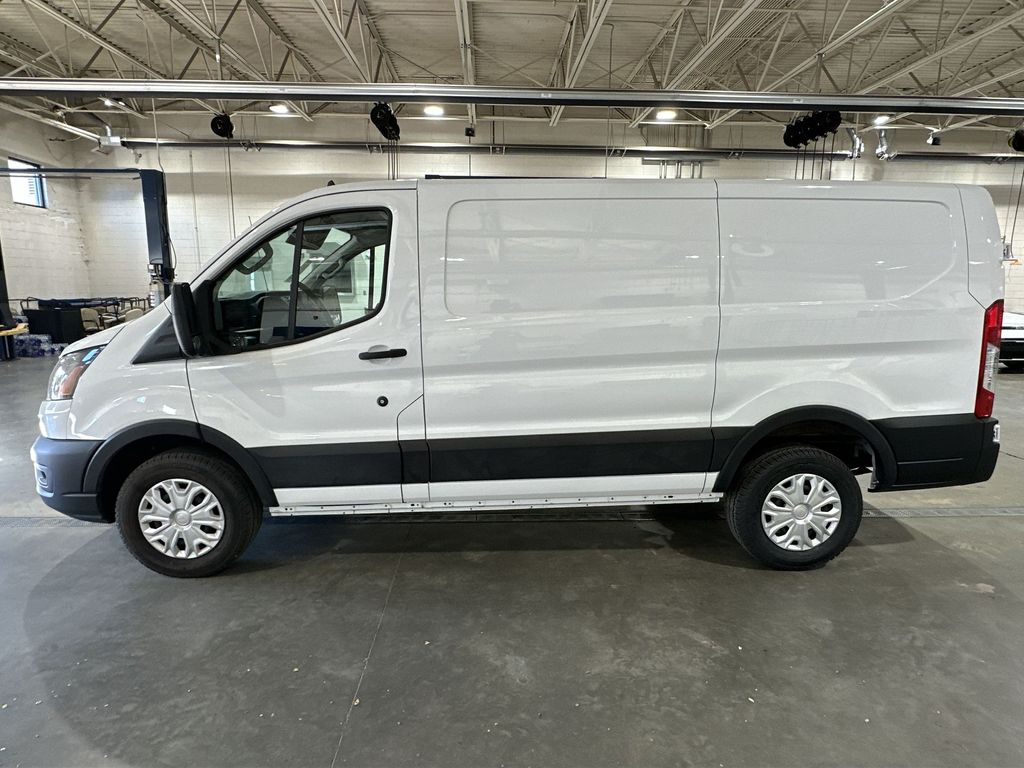 2024 Ford Transit photo 4