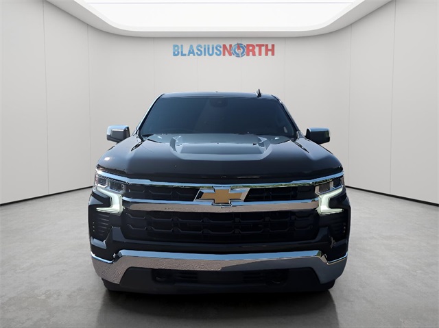 2023 Chevrolet Silverado 1500 LT photo 2