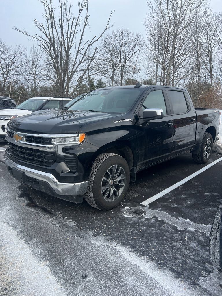 2024 Chevrolet Silverado 1500 LT's photo