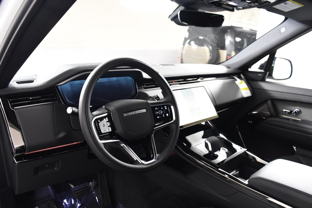 2025 Land Rover Range Rover Sport SE photo 12