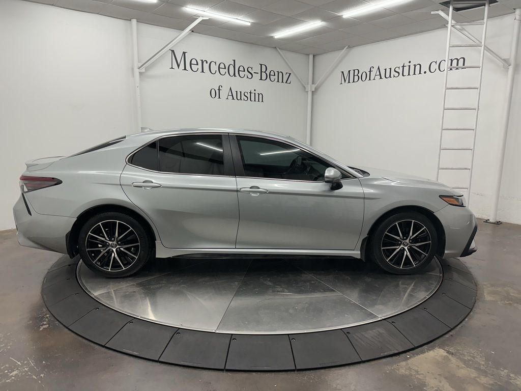 2021 Toyota Camry SE photo 8