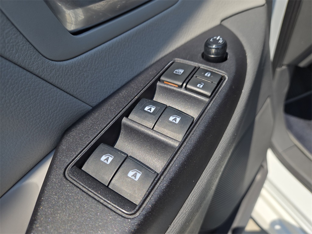 2020 Toyota Sienna LE photo 31