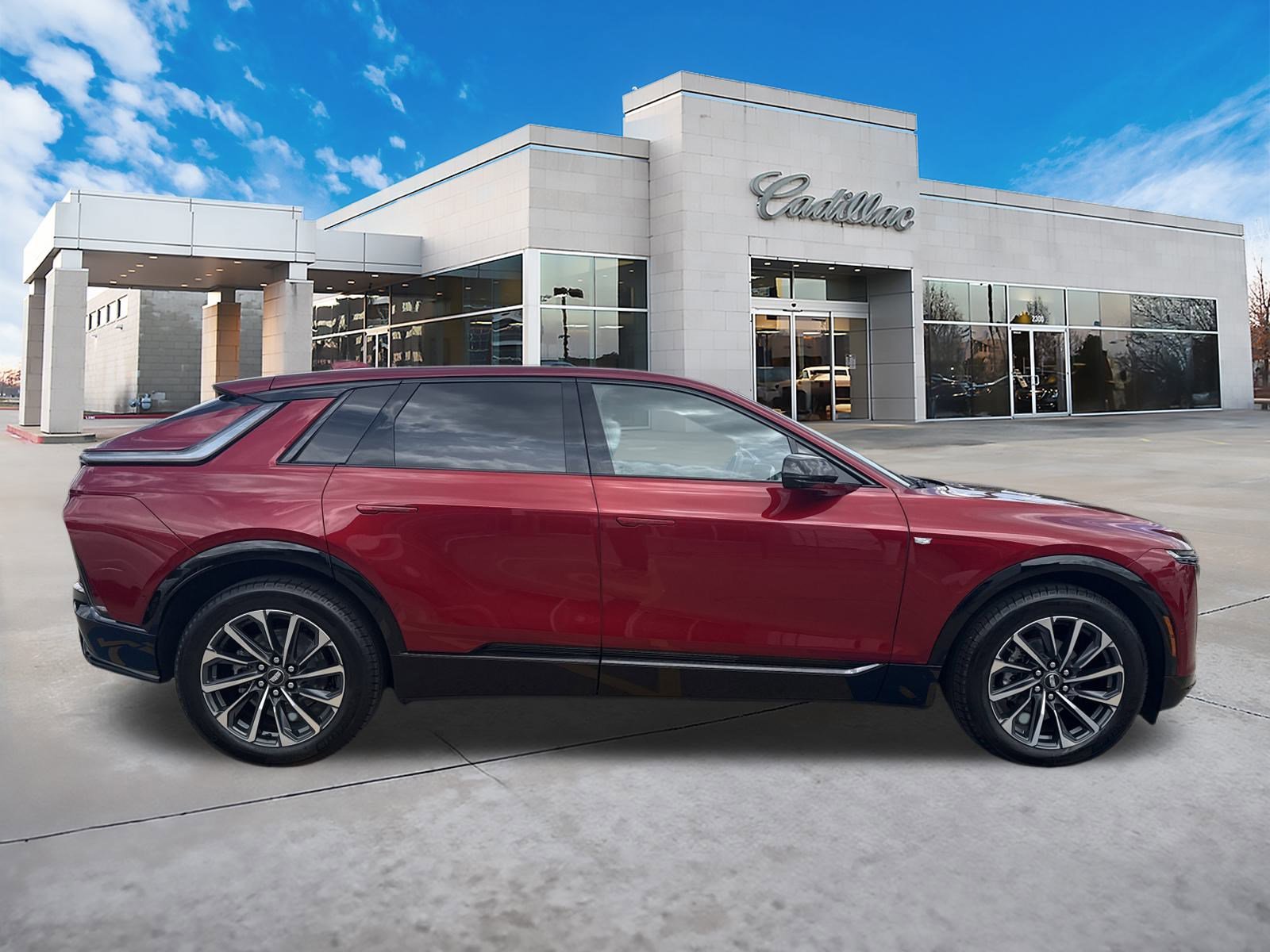 2025 Cadillac Lyriq Sport photo 2