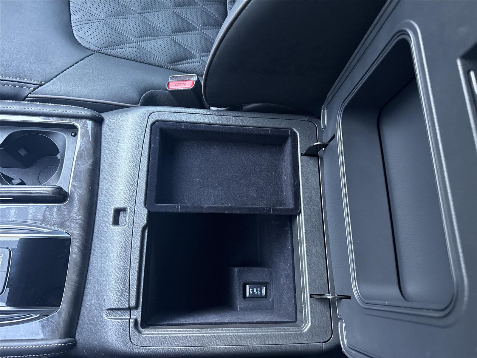 2022 Nissan Armada Platinum photo 20