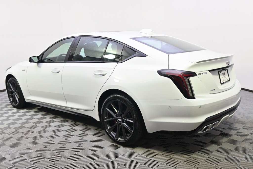 2025 Cadillac CT5 V photo 3