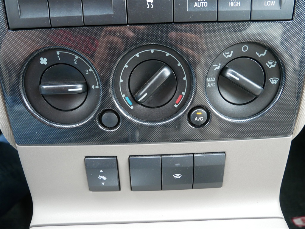 2007 Ford Explorer Sport Trac XLT photo 26