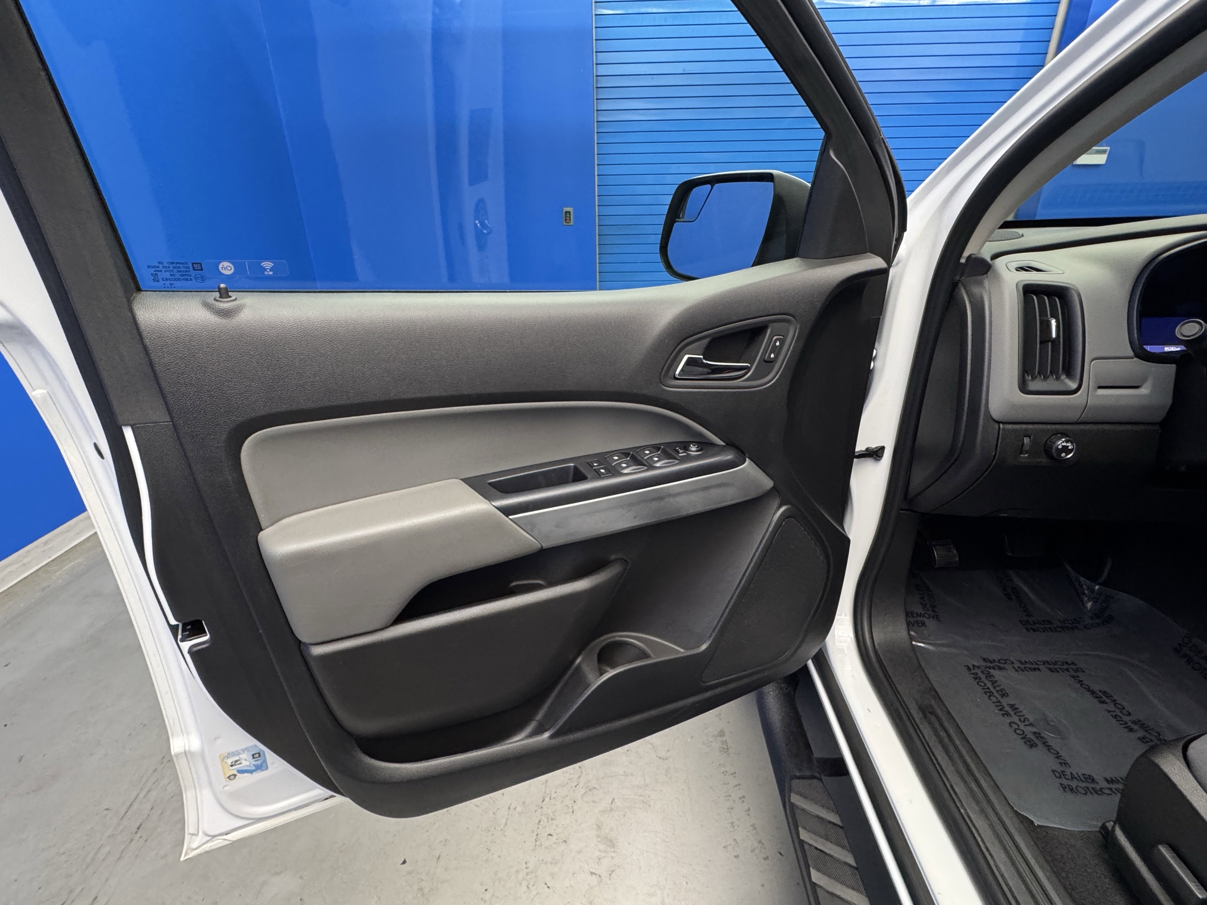 2020 Chevrolet Colorado LT photo 2