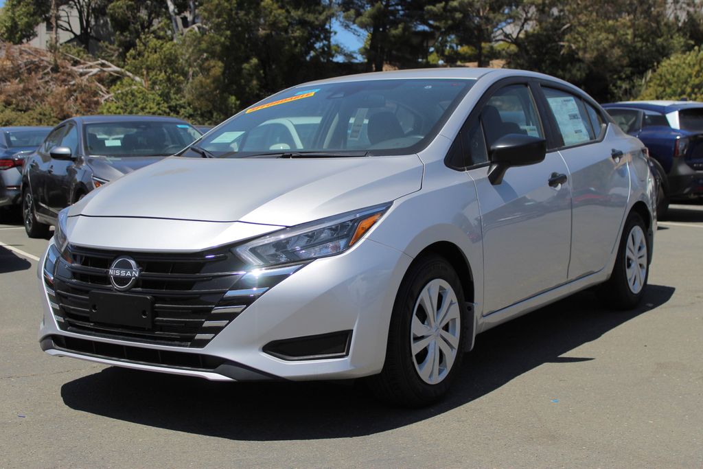 2025 Nissan Versa 1.6 S photo 2