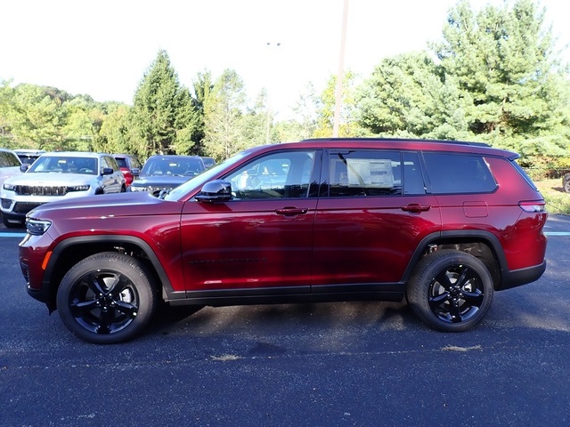 2025 Jeep Grand Cherokee Altitude X photo 2