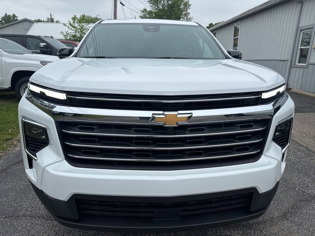 2025 Chevrolet Traverse photo 2