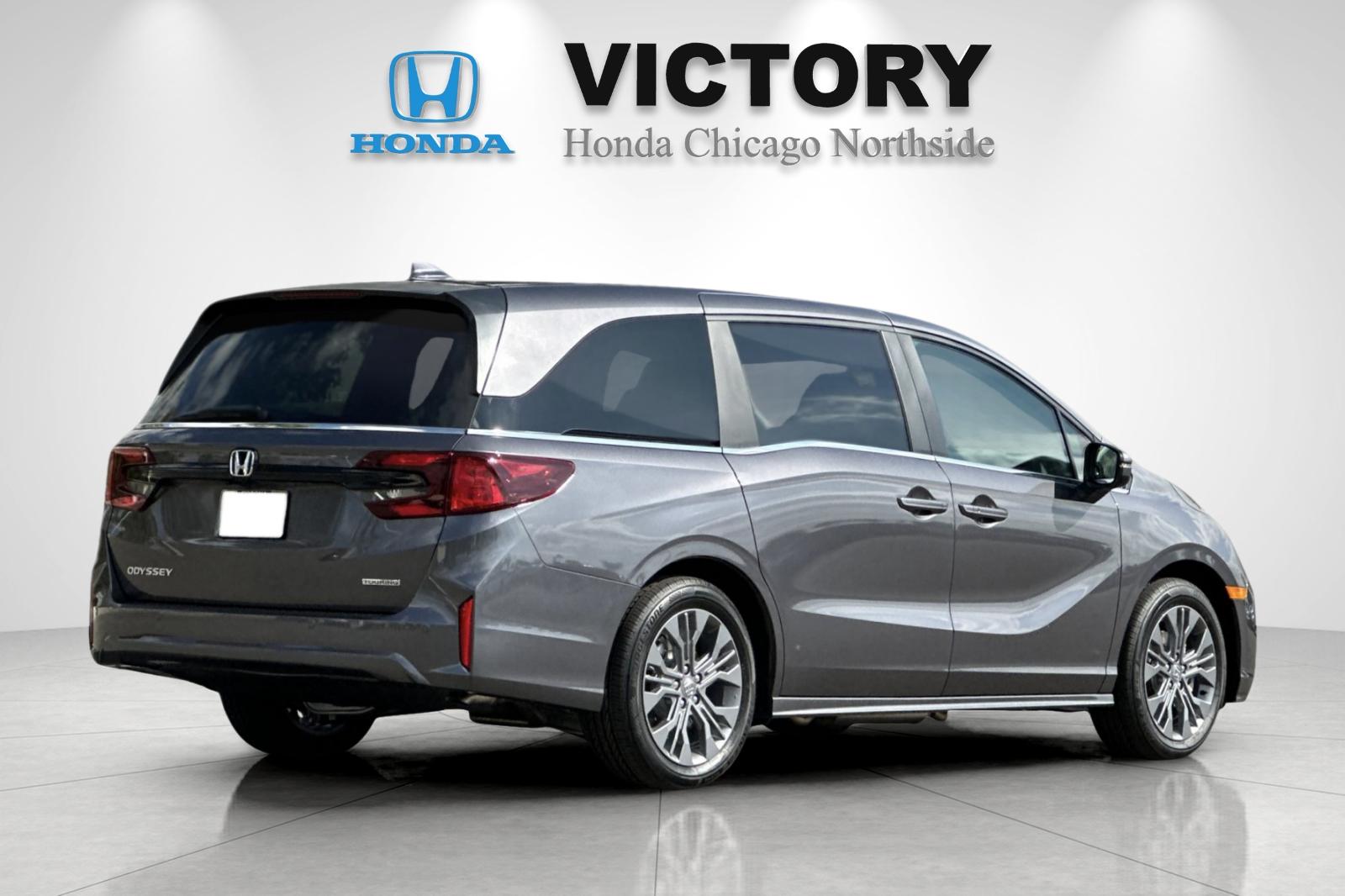 2026 Honda Odyssey Touring photo 4