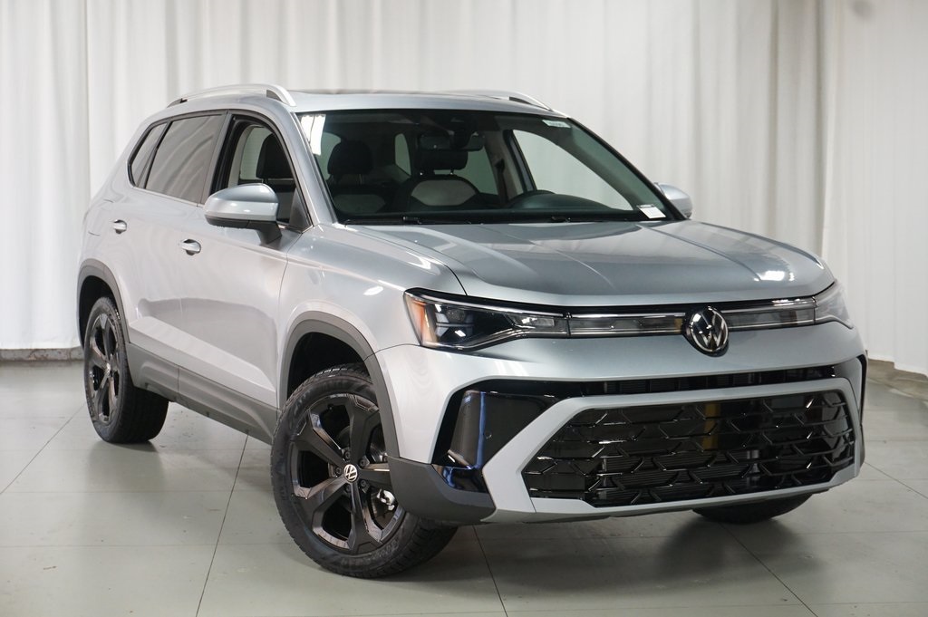 2025 Volkswagen Taos SEL photo 2