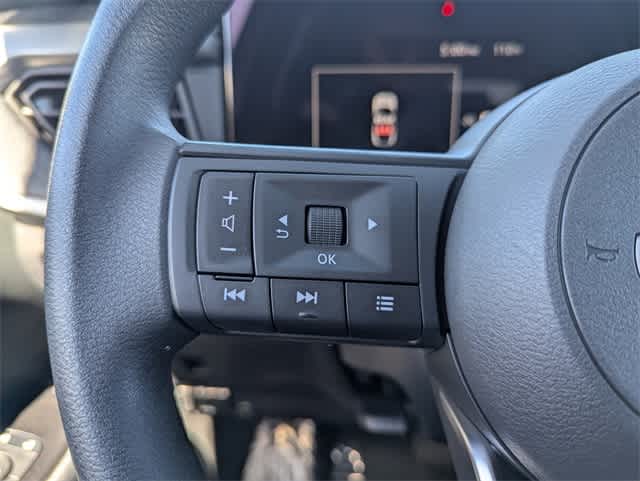 2025 Nissan Kicks SV photo 26