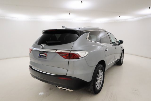 2024 Buick Enclave Premium photo 2