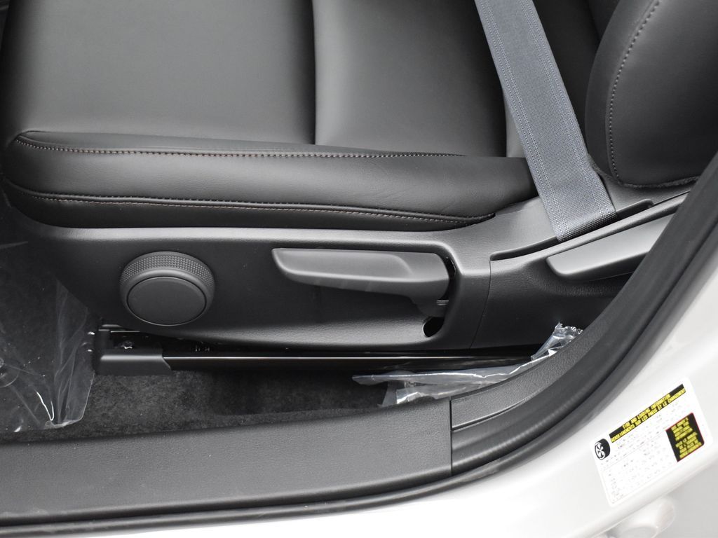 2025 Mazda Mazda3 2.5 Select Sport photo 9