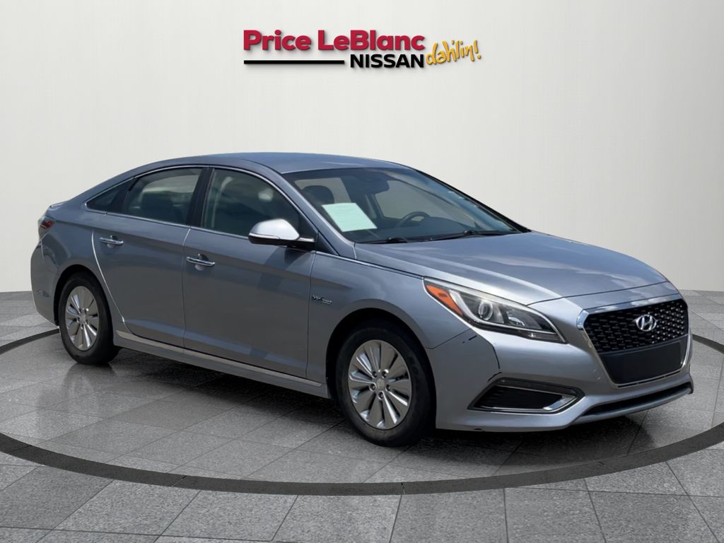 2016 Hyundai Sonata Base's photo