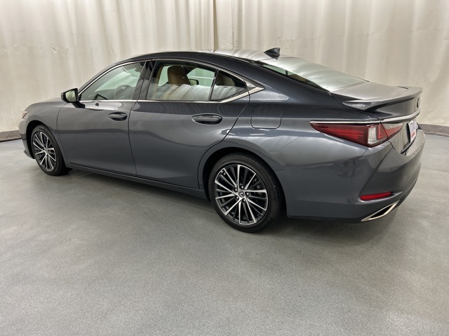 2022 Lexus ES 350 photo 3