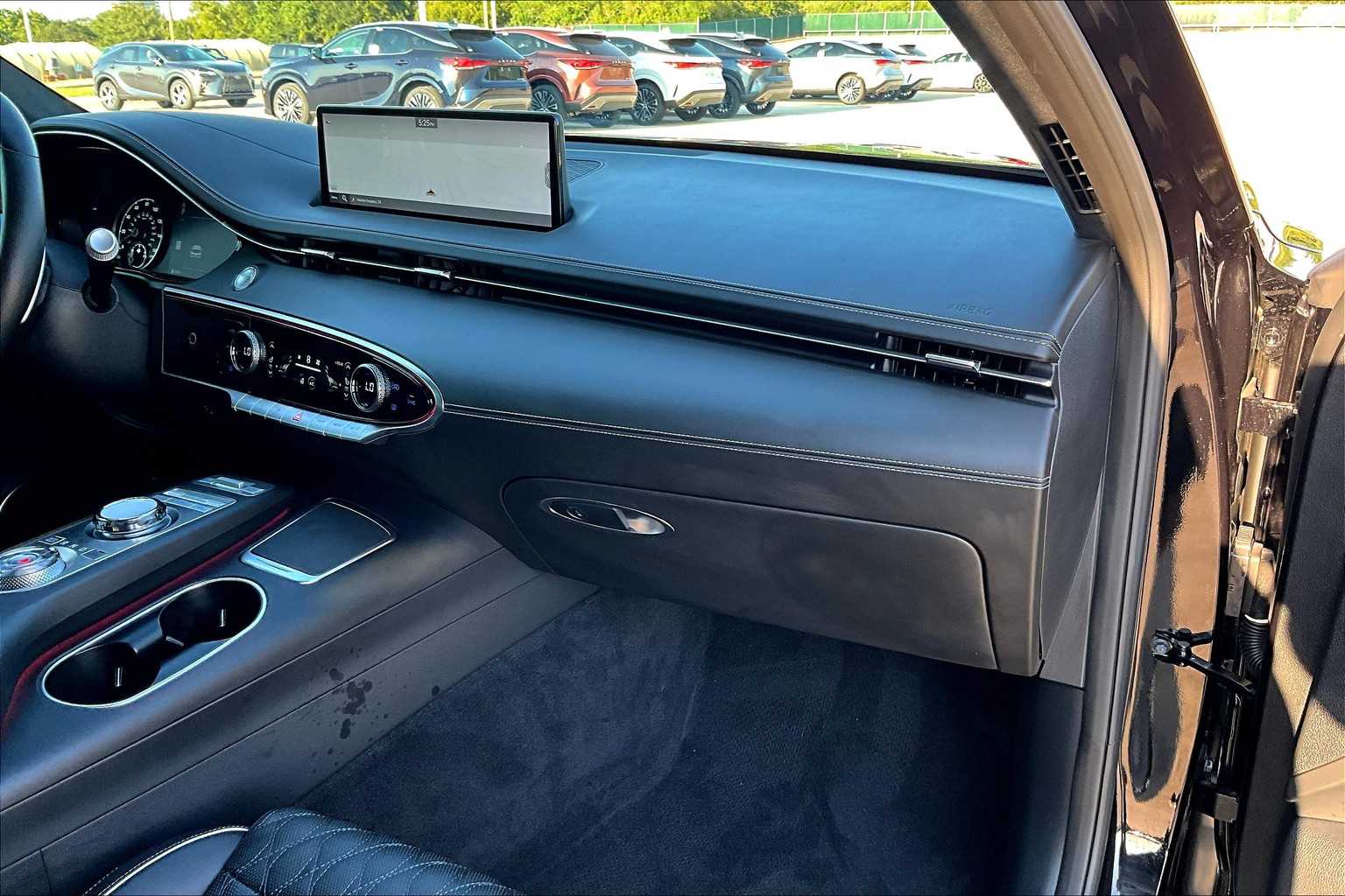 2025 Genesis GV70 3.5T Sport photo 18