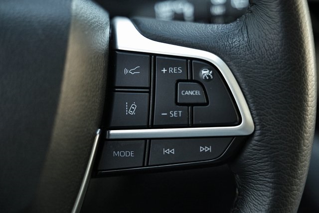 2024 Toyota Sienna XLE photo 32