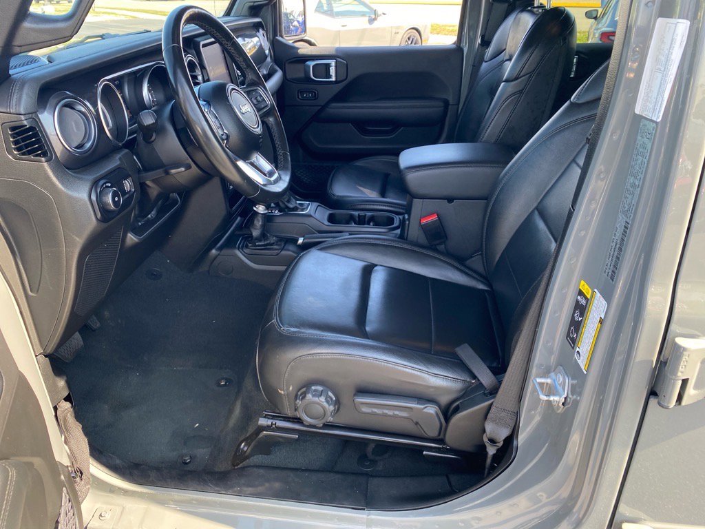 2023 Jeep Wrangler Sahara Altitude photo 7