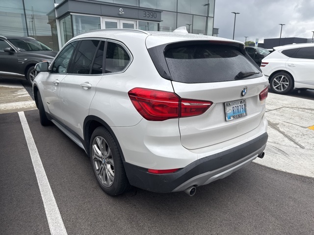 2017 Bmw X1 sDrive28i photo 3