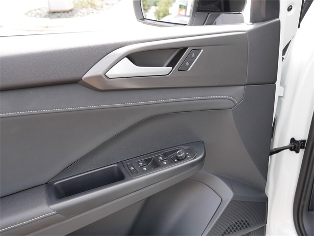 2025 Volkswagen Taos SE photo 15