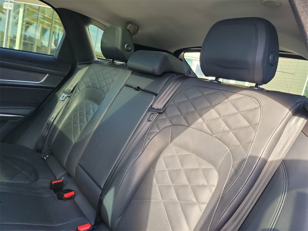 2021 Jaguar F-PACE P250 S photo 12