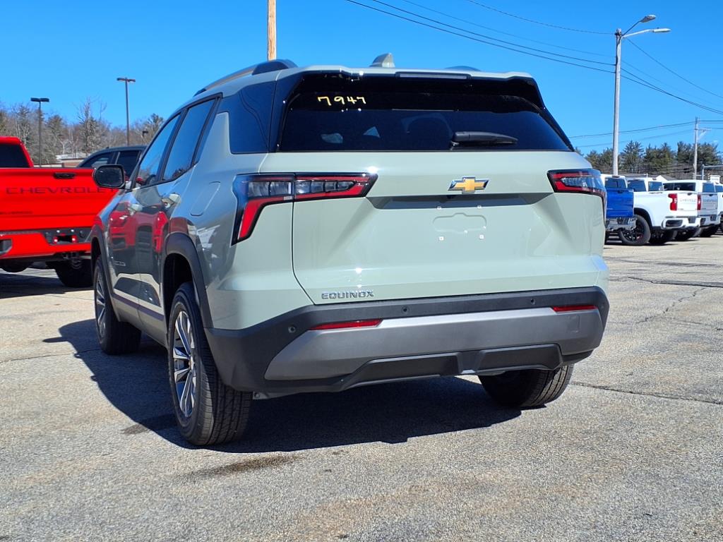2025 Chevrolet Equinox LT photo 5
