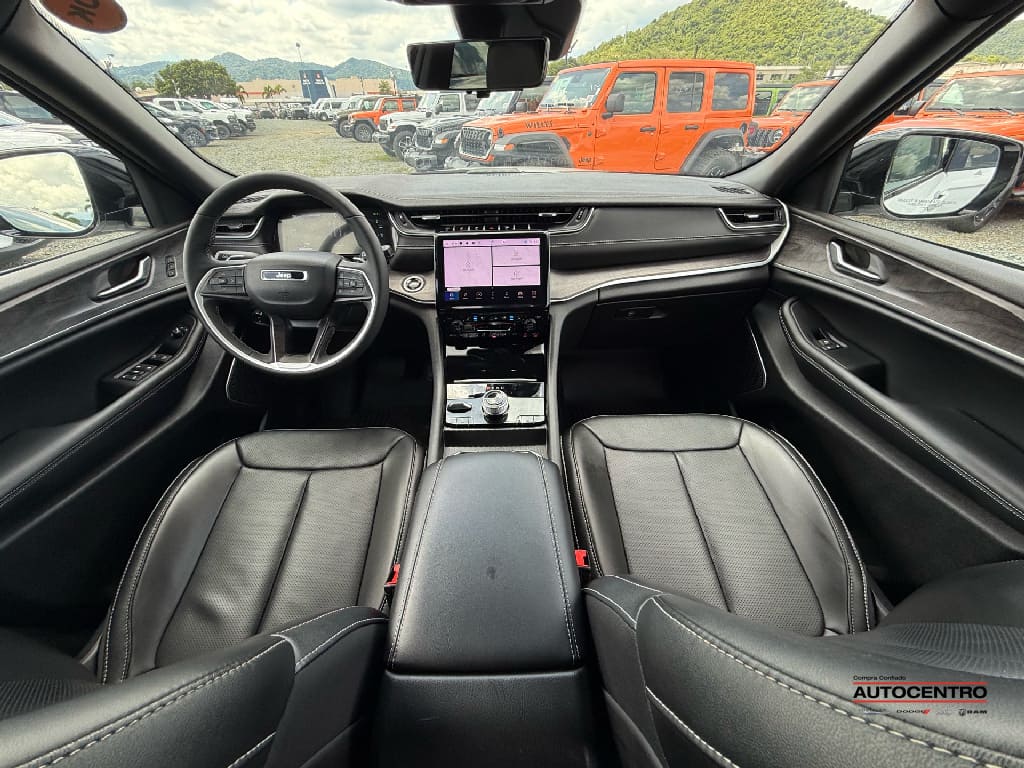 2024 Jeep Cherokee Limited 4xe photo 4