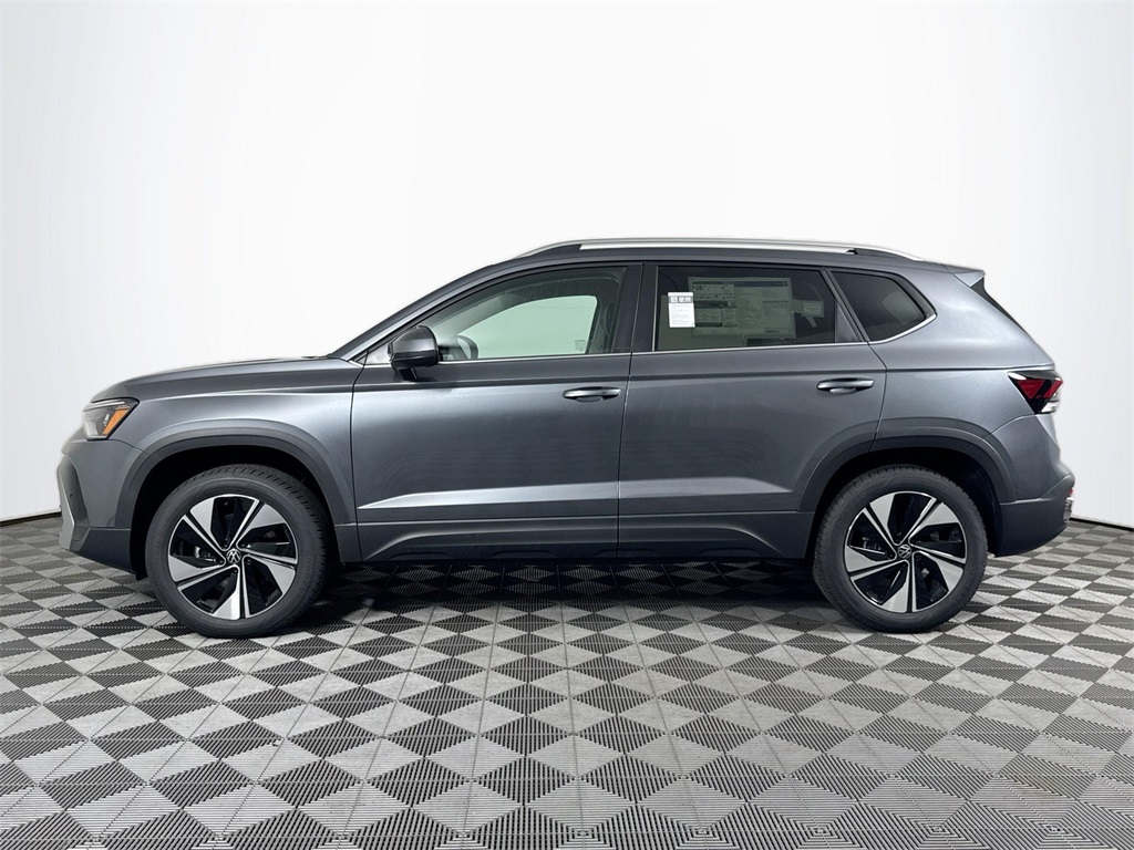2025 Volkswagen Taos SE photo 2