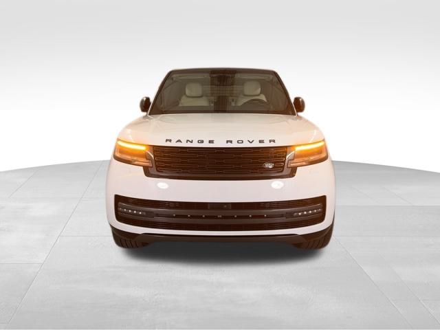 2025 Land Rover Range Rover SE photo 2