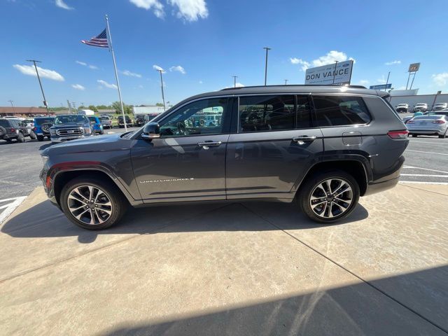 2021 Jeep Grand Cherokee Overland photo 2
