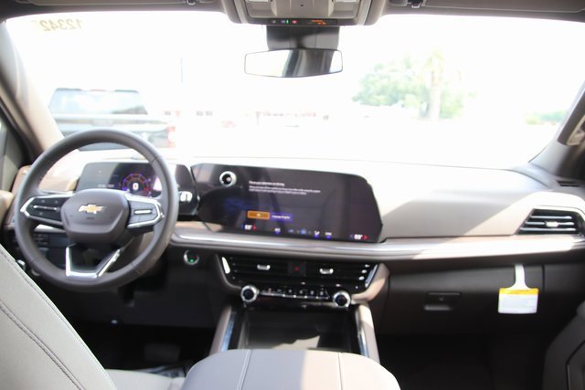 2025 Chevrolet Tahoe LS photo 5