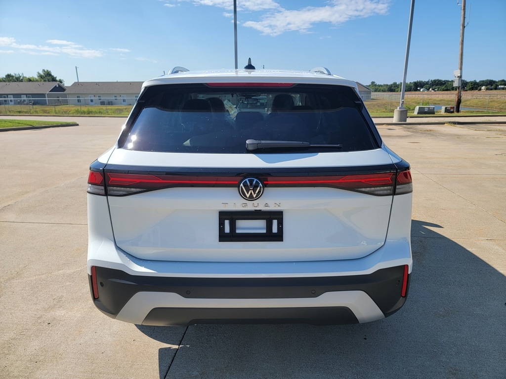 2025 Volkswagen Tiguan S photo 3