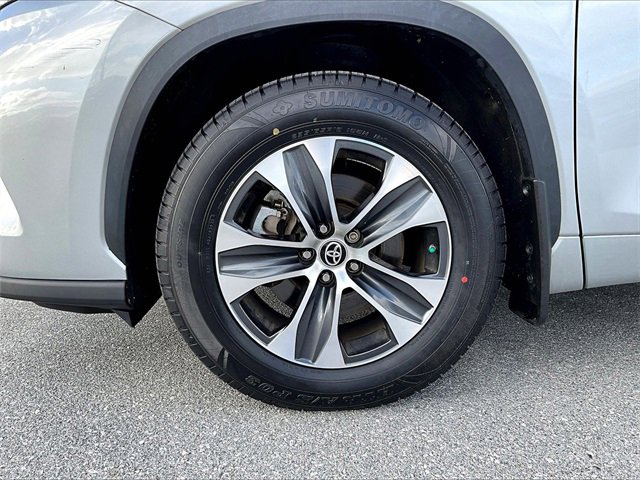 2022 Toyota Highlander XLE photo 4