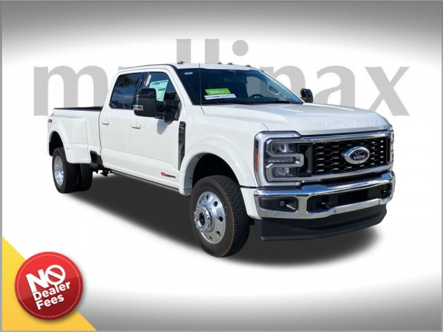 2025 Ford F-450 Super Duty Lariat's photo