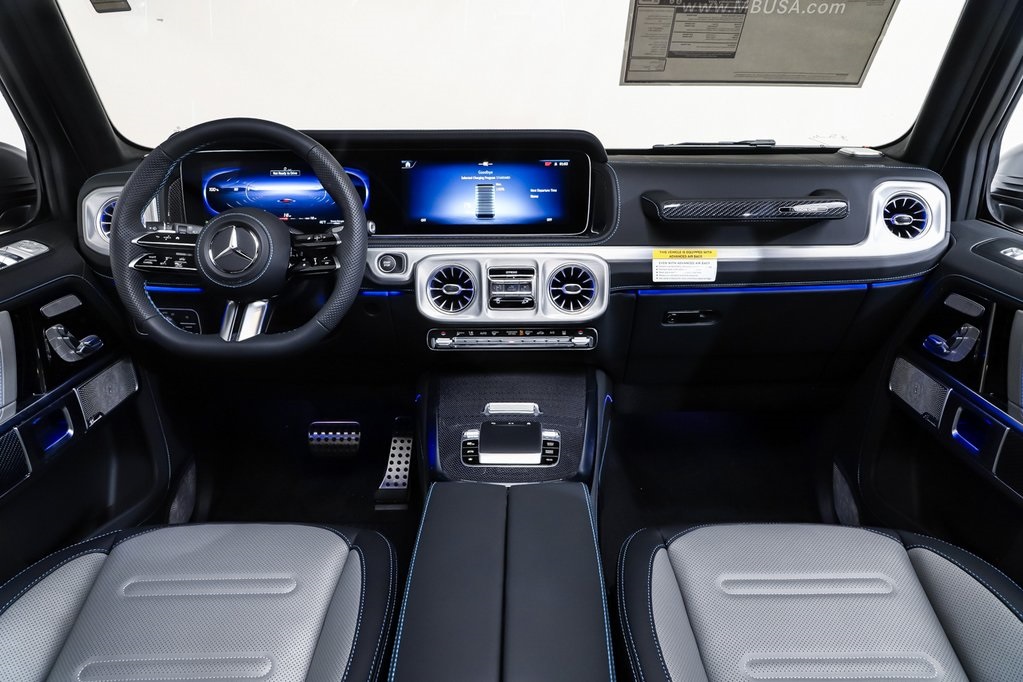 2025 Mercedes Benz G photo 6