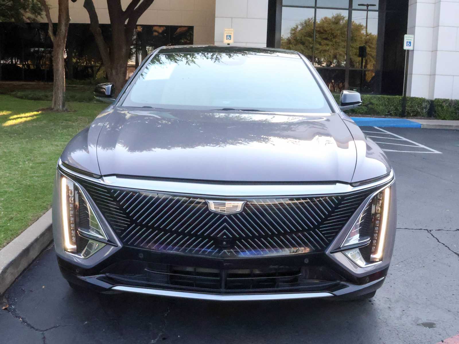 Certified 2024 Cadillac LYRIQ Luxury 3 with VIN 1GYKPSRK9RZ136716 for sale in Dallas, TX