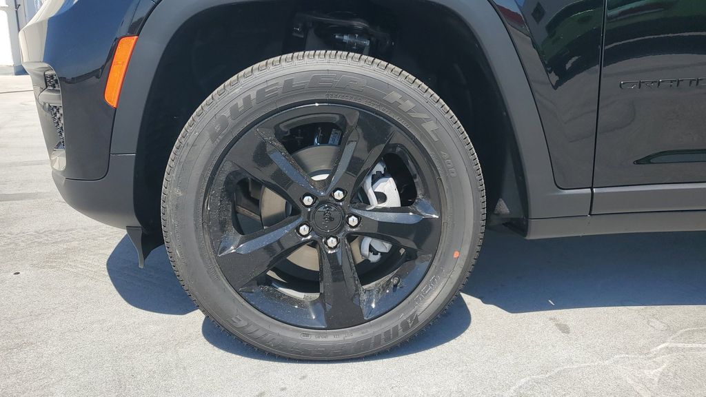 2025 Jeep Grand Cherokee Altitude X photo 4