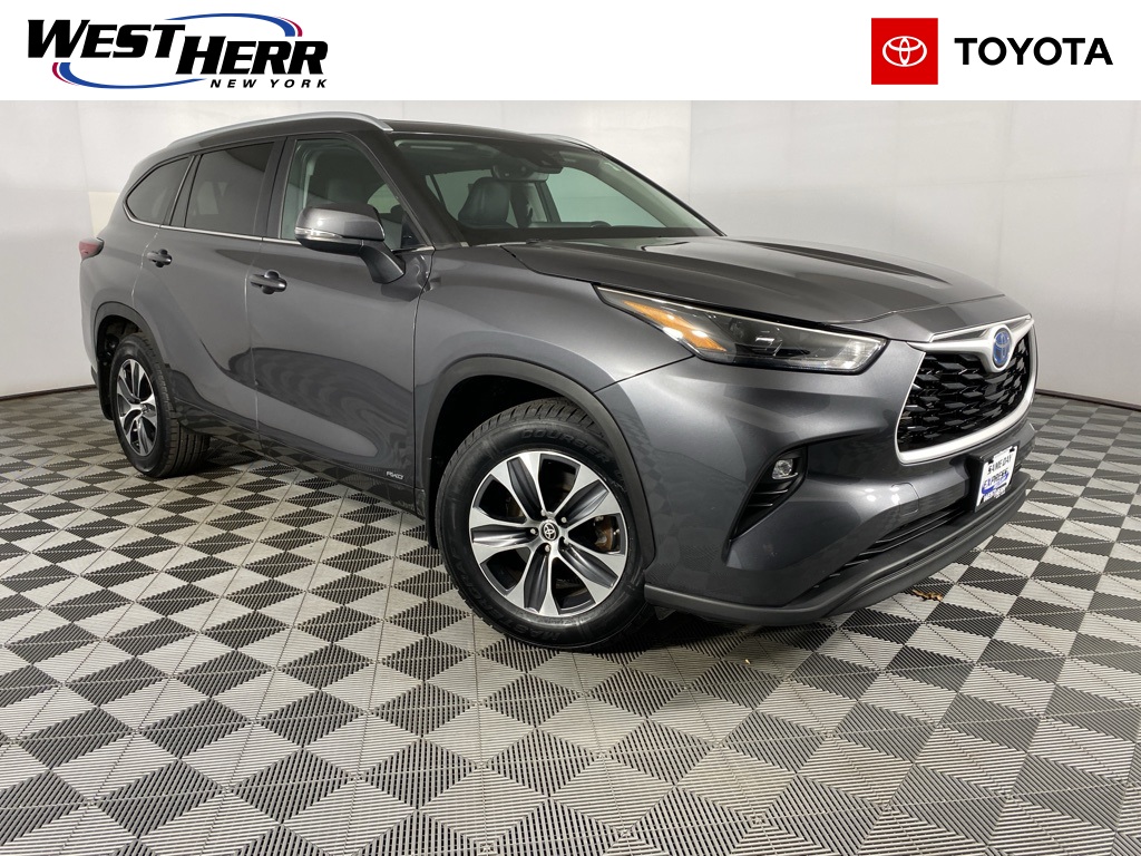 2024 Toyota Highlander XLE's photo
