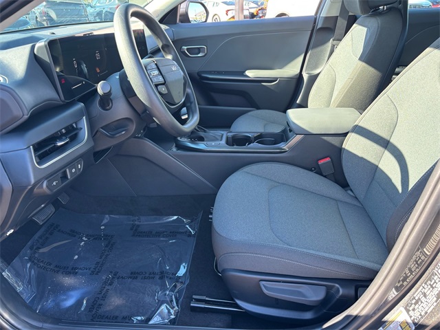 2025 Kia K4 LXS photo 4