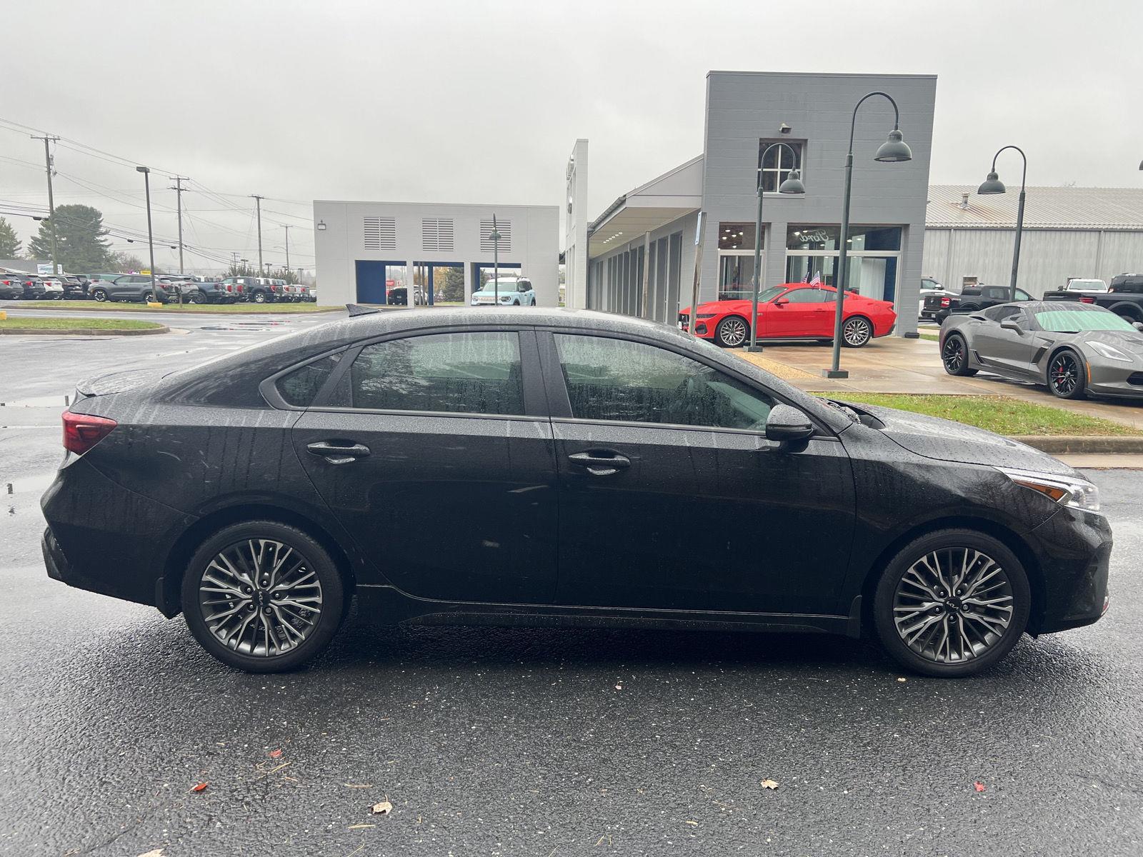 2024 Kia Forte GT-Line photo 2