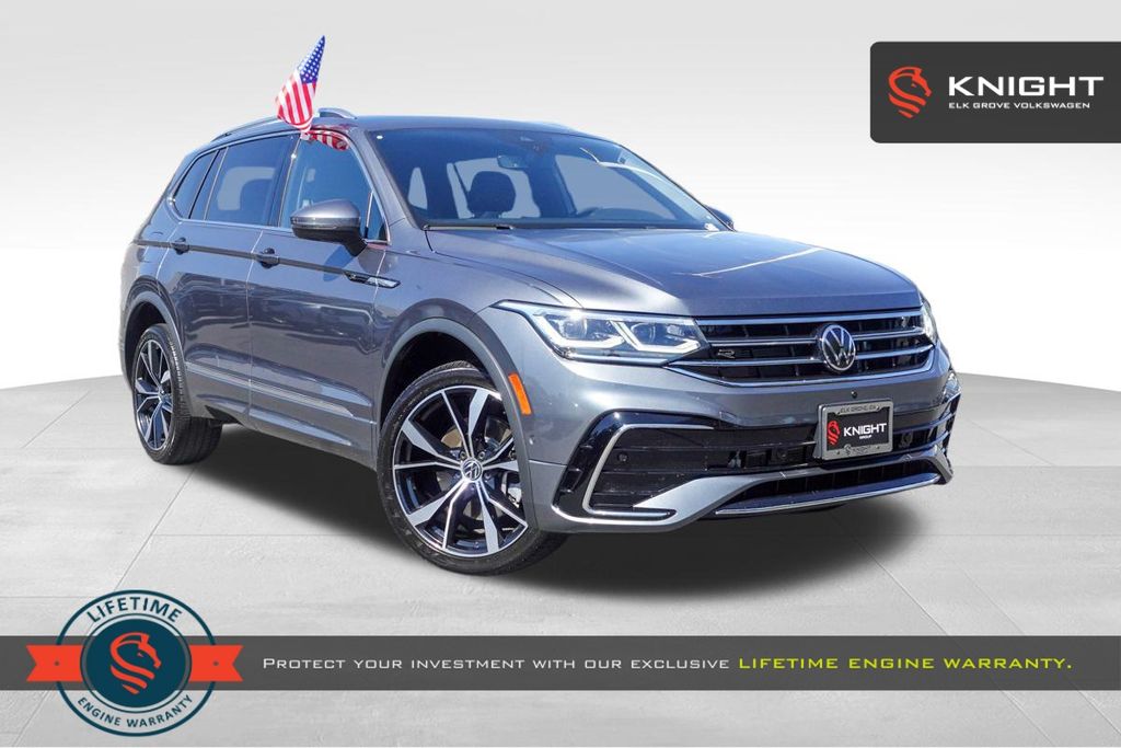 2022 Volkswagen Tiguan SEL R-LINE's photo