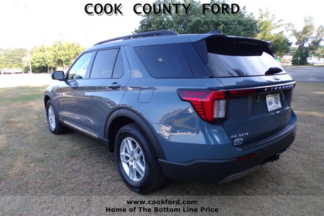 2025 Ford Explorer photo 5