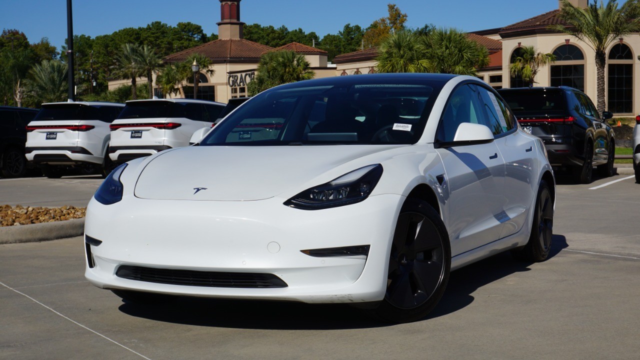 2021 Tesla Model 3 Base's photo