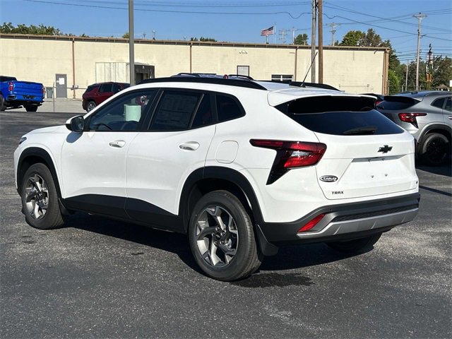 2026 Chevrolet Trax LT photo 5